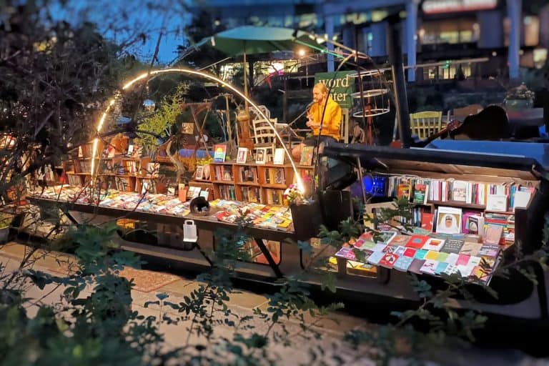 Word on the Water trades from London's Regents Canal. Image courtesy of Word on the Water/Bookshop.org