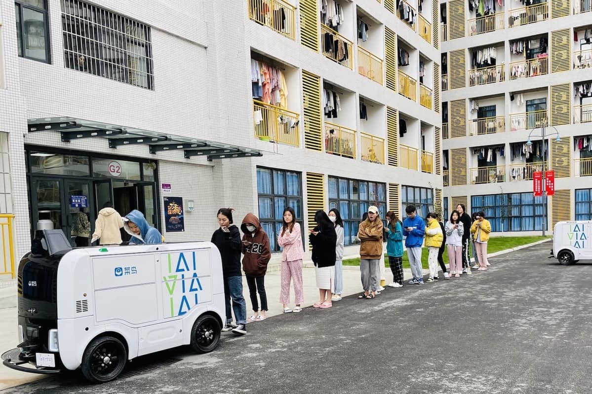 Alibaba's Xiaomanlv driverless robots deliver 11.11 purchases to university campuses in China. Image courtesy of Alizila/Alibaba Group