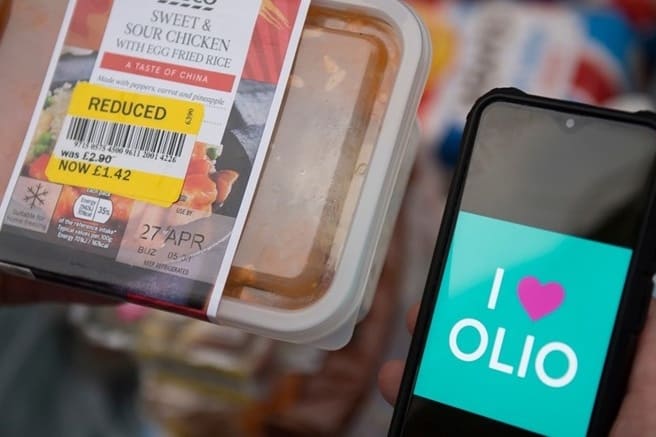 Olio's food waste heroes can easily add a meal to the app. Image courtesy of Tesco/Olio