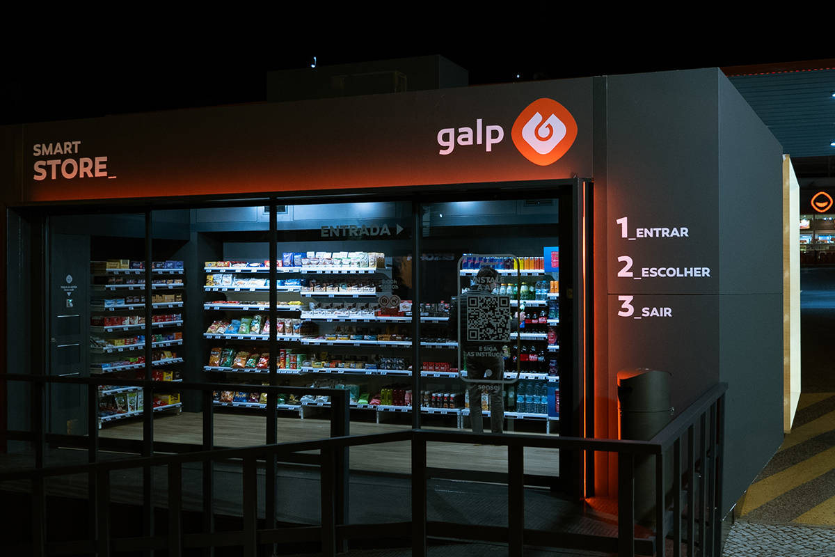 European first:Galp's autonomous filling station in Lisbon opens its automatic doors (Image: Sensei/Galp)