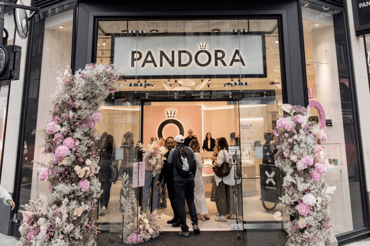 First Look: Inside Pandora's new Oxford Street store - Internet