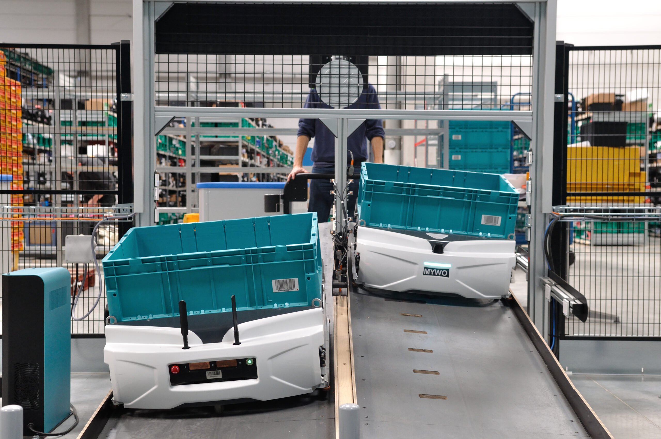 PREDICTIONS Warehouse automation 2024: 3PLs turning to sophisticated robot-based solutions