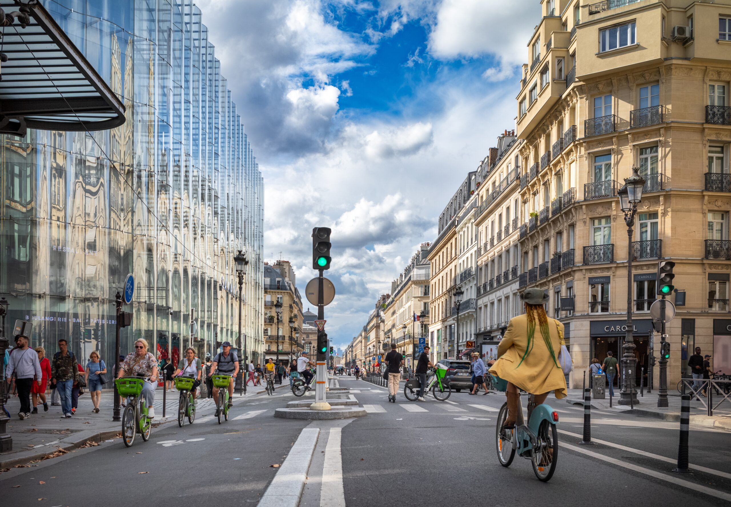 Paris,France,-,Sep,18,2023:,People,Riding,Hired,Electric