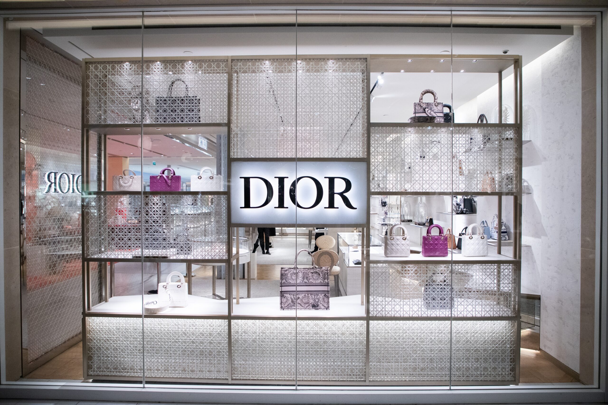 Paris,,France,-,March,30,,2024:,Facade,Of,The,Dior