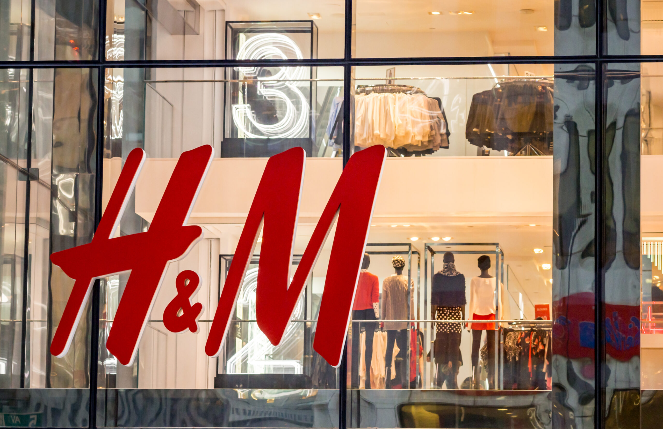 Ny,-,Manhattan,,Circa,Jan,2015:,H&m,Store,View,From