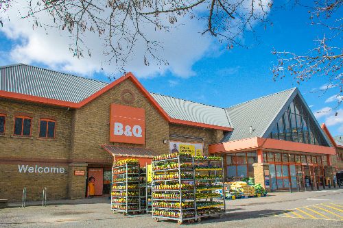 Kingfisher sees sales strengthen as digital innovation and trade growth accelerate